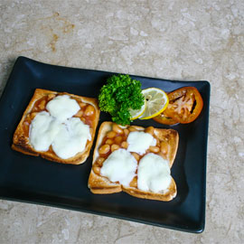 Baked Beans Toast With Cheese